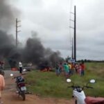 Protesto com queima de pneus cobra reabastecimento de água
