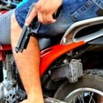 Homem com tornozeleira eletrônica é assassinado a tiros na varanda de residência
