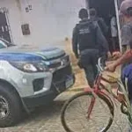 Mulher de 26 anos é morta a tiros e filho de oito anos fica ferido no Bairro Aeroporto