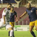 Falcon vence o Retrô e avançam para o mata-mata