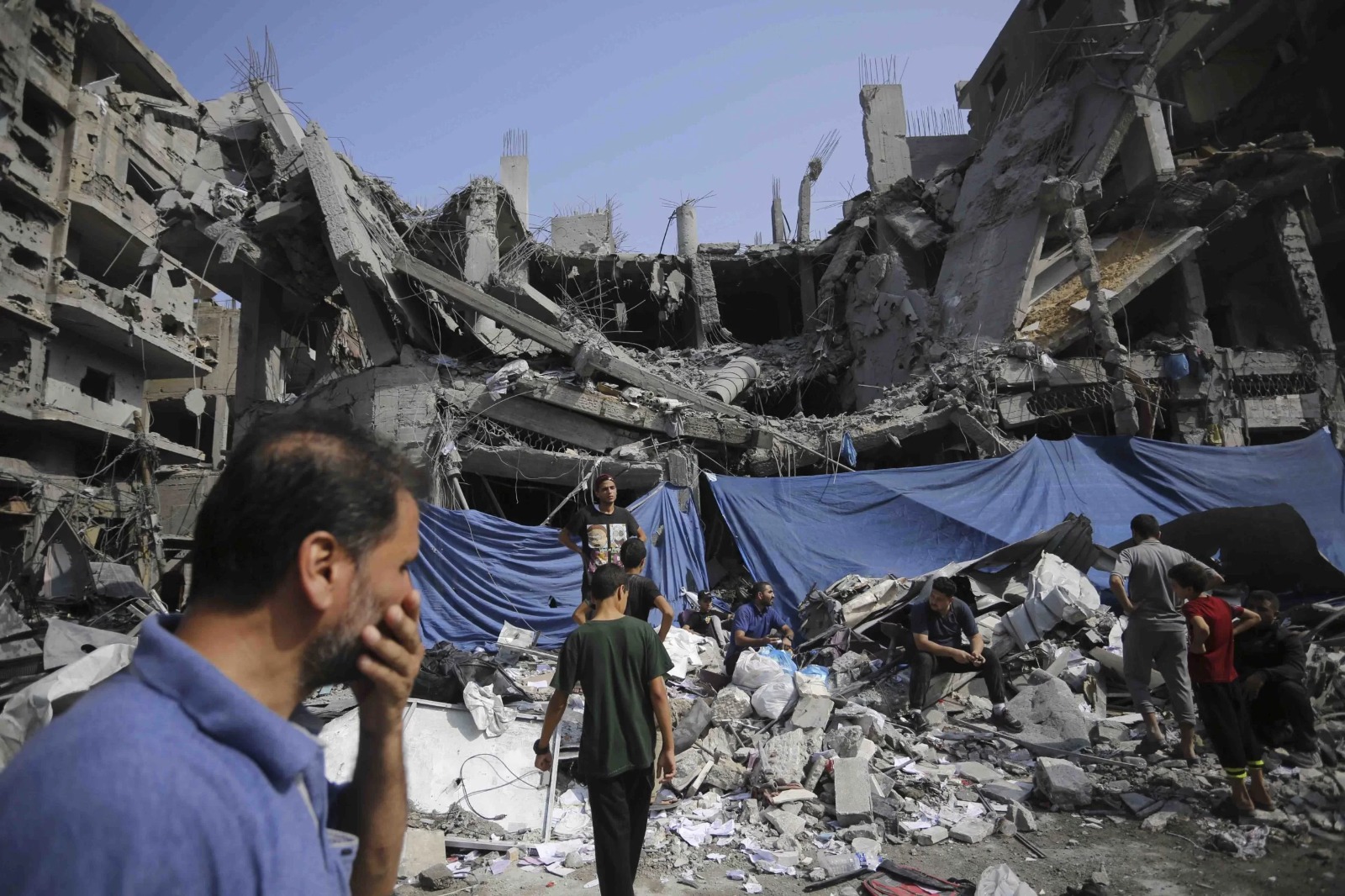 Número de mortos em Gaza chega a 4,1 mil; governo israelense ainda não liberou a entrada de ajuda humanitária