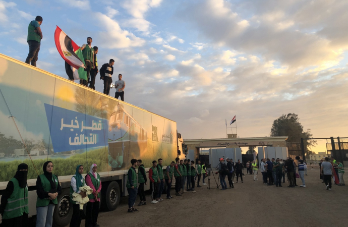 Mais 17 caminhões são liberados para ajuda humanitária em Gaza. ONU diz que número ainda é insuficiente Mais 17 caminhões são liberados para ajuda humanitária em Gaza. ONU diz que número ainda é insuficiente
