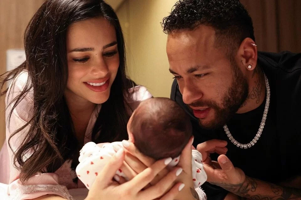 Polícia investiga se quadrilha pretendia sequestrar Bruna Biancardi e a filha de Neymar