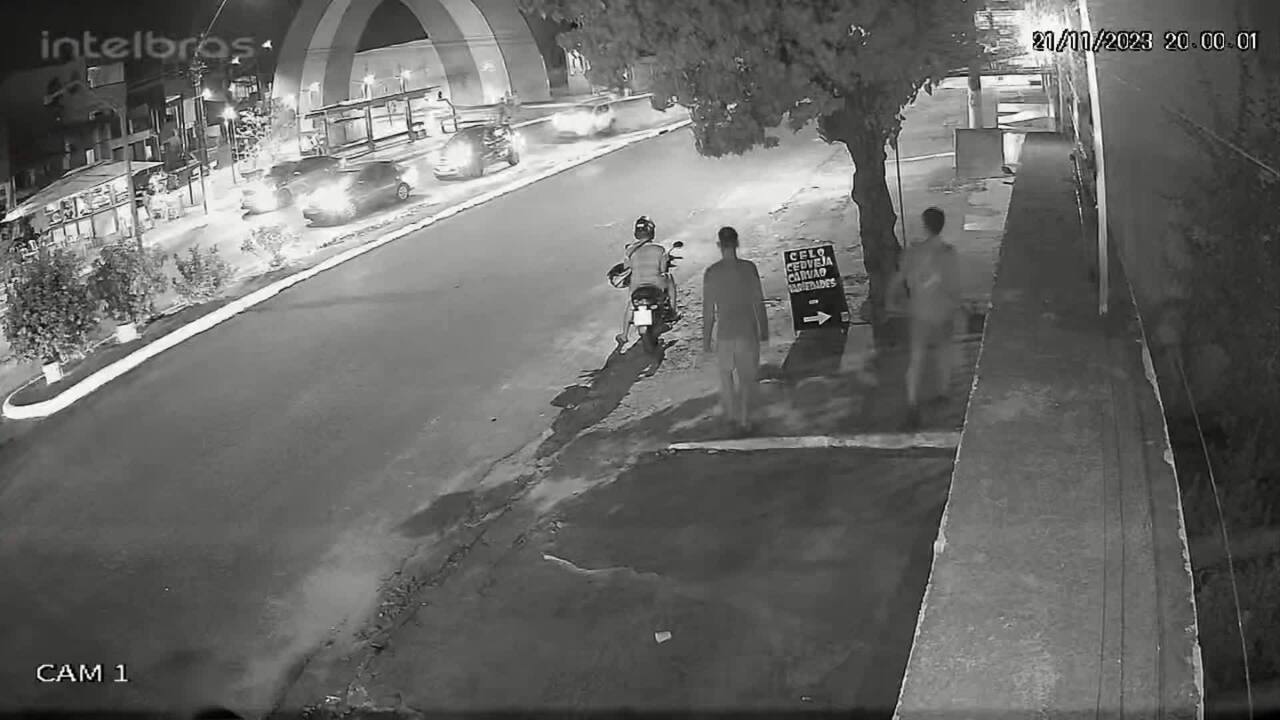 homem desvia de tiro disparado por suspeito que fugia após assalto no bairro cidade nova