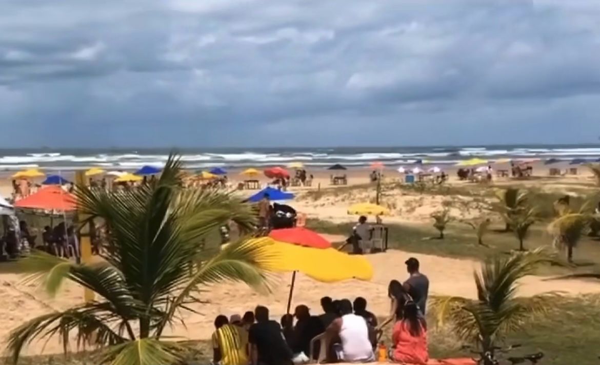 Em domingo de sol, população aracajuana busca meios de refrescar-se Em domingo de sol, população aracajuana busca meios de refrescar-se