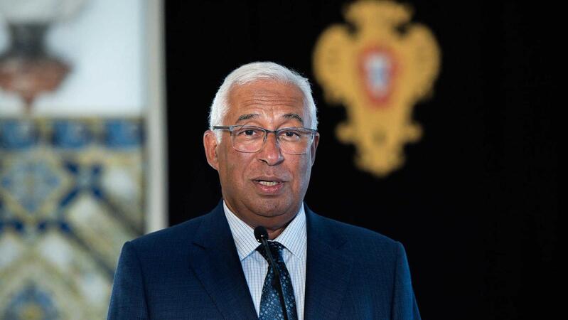 Primeiro-ministro portugûes renuncia do cargo após se tornar algo de investigação Primeiro-ministro portugûes renuncia do cargo após se tornar algo de investigação