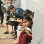 de acordo com a ONU, metade da população da Faixa de Gaza está passando fome