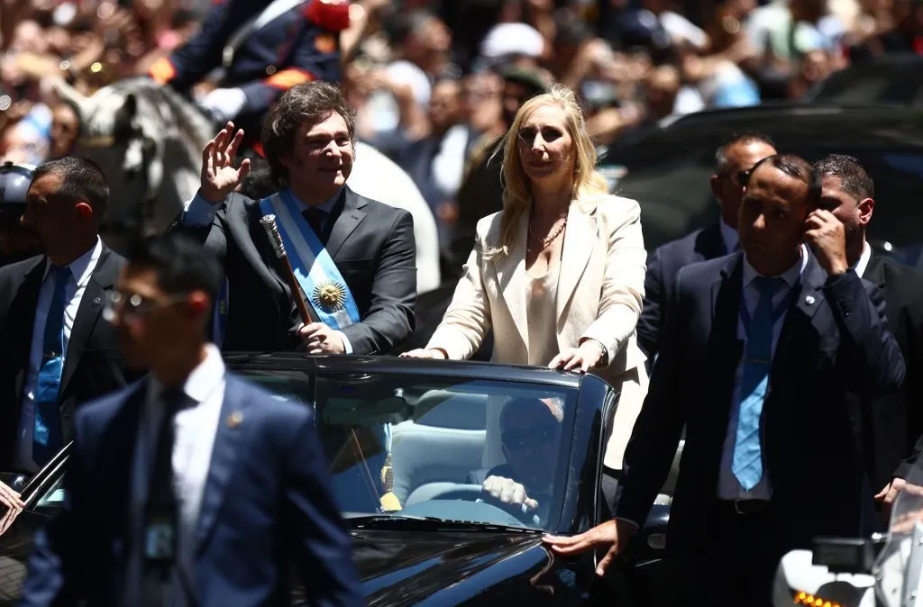Javier Milei modifica lei e nomeia irmã para cargo importante