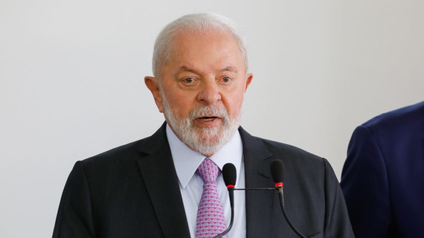 Lula expressa apoio à ideia de impedir que juízes avaliem a vida sexual anterior da vítima