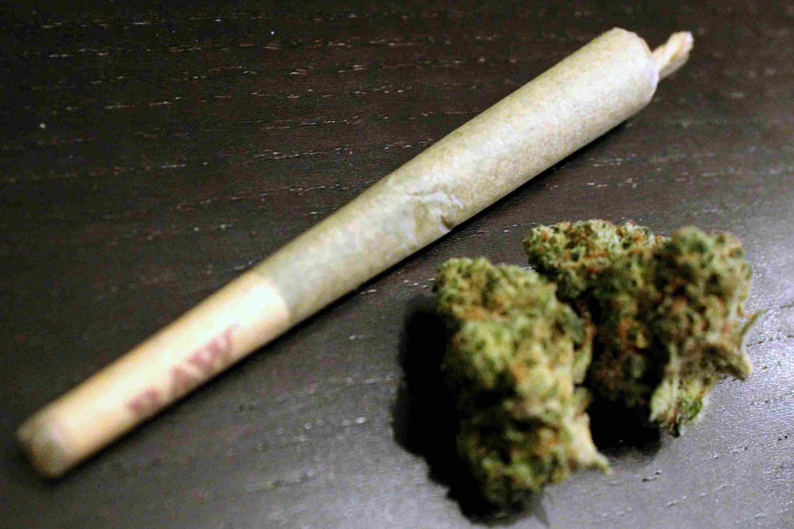 Projeto de lei preve multa de R mil para quem for pego usando drogas no Distrito Federal