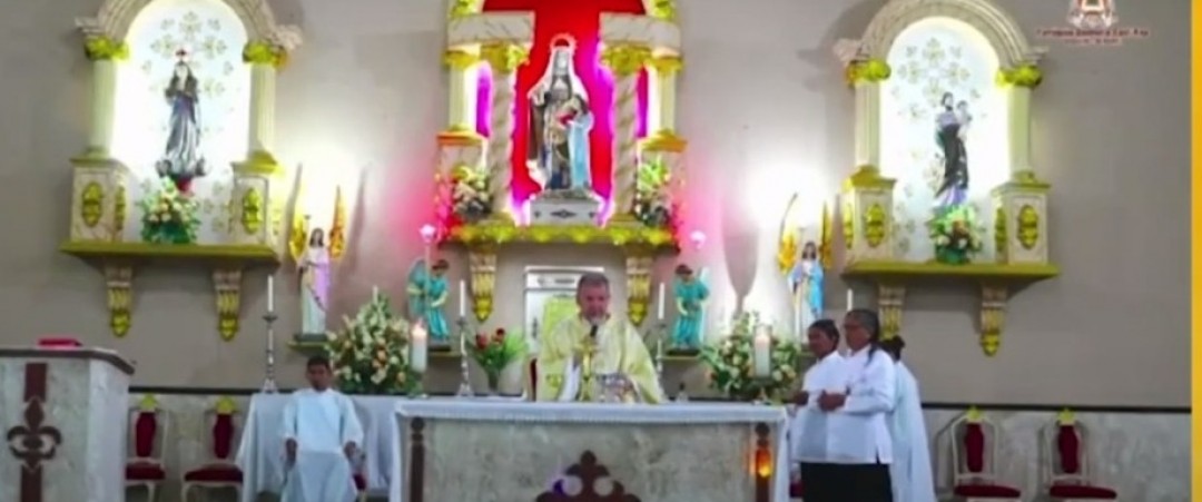 Padre é criticado após comentários em relação à condição financeira de casal que ali celebrava o matrimônio Padre é criticado após comentários em relação à condição financeira de casal que ali celebrava o matrimônio