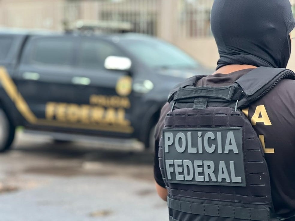 PF prende hackers suspeitos de invadir sistemas federais e vazar dados de ministros do STF. PF prende hackers suspeitos de invadir sistemas federais e vazar dados de ministros do STF.