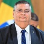 Dino apresentará PEC que troca aposentadoria compulsória por demissão.