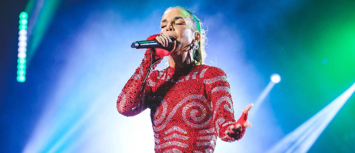 Ivete anuncia show em Aracaju durante sua turnê de 30 anos com ingressos que podem chegar até o valor de R.000,00. Ivete anuncia show em Aracaju durante sua turnê de 30 anos com ingressos que podem chegar até o valor de R.000,00.