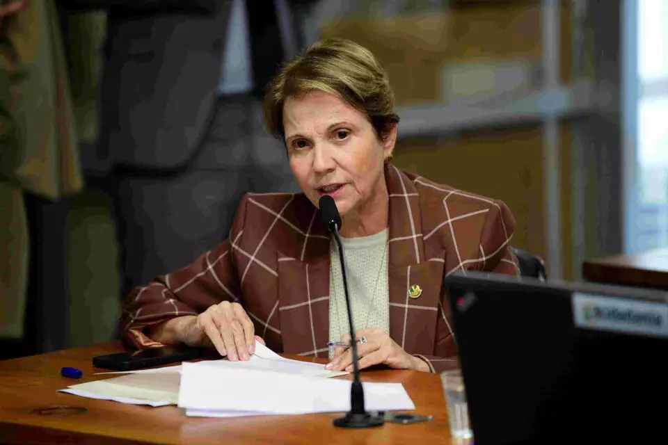 Senadora critica o Governo Lula por seu posicionamento em relação a Maduro. Senadora critica o Governo Lula por seu posicionamento em relação a Maduro.