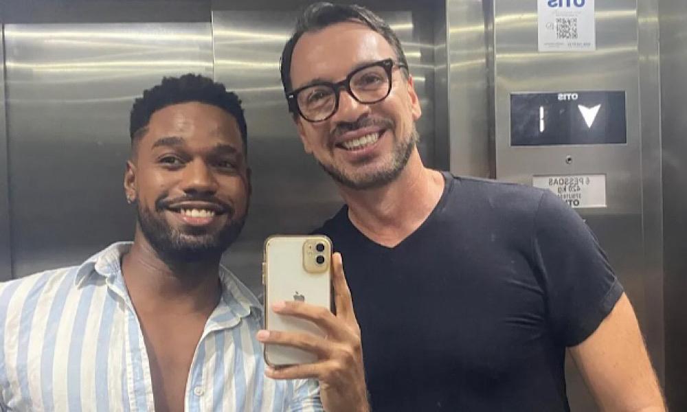 Jornal afirma que ex-goleiro do flamengo está namorando um dançarino de 27 anos