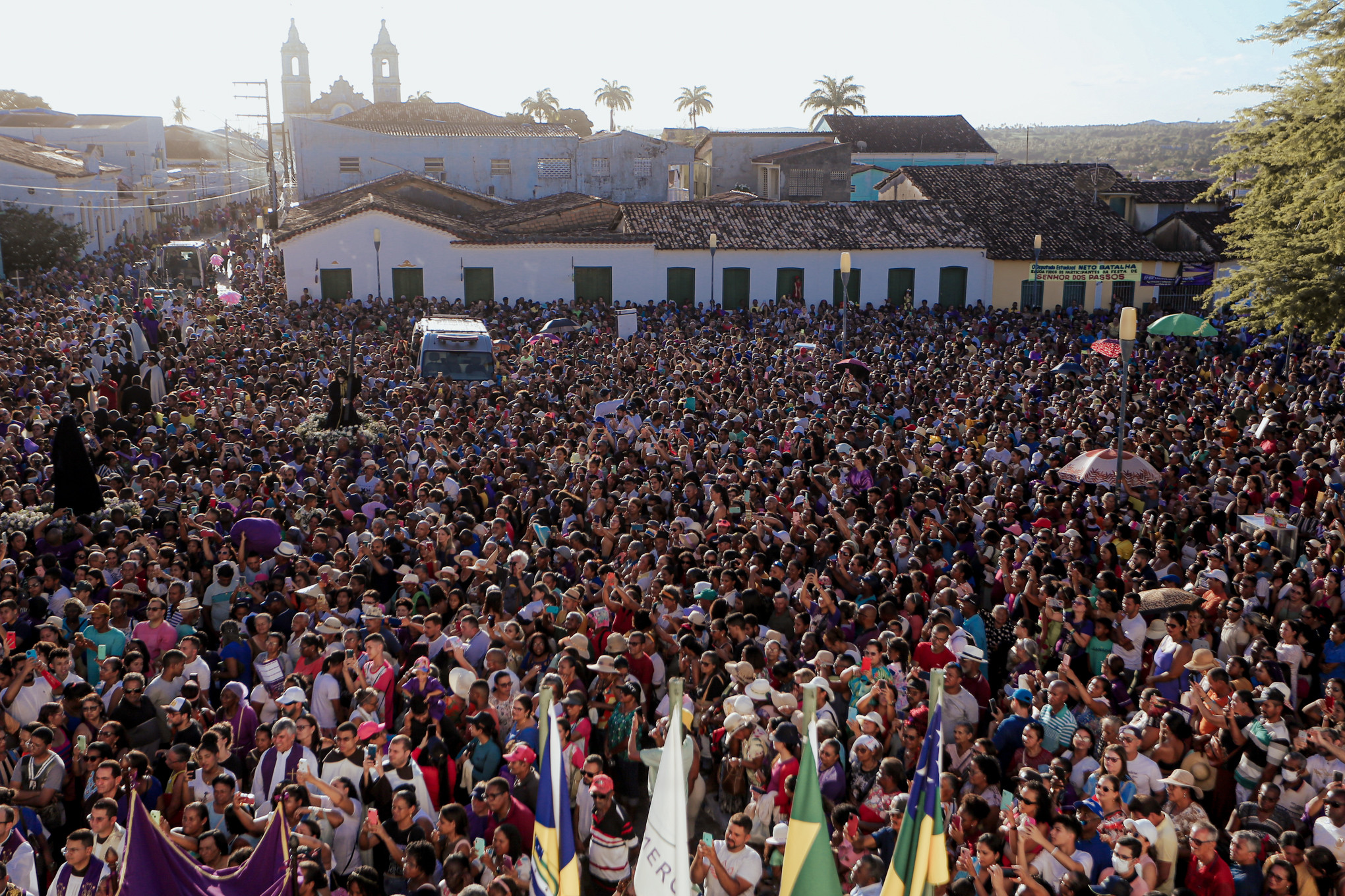 São Cristóvão se prepara para receber até 100 mil turistas religiosos na romaria de Senhor dos Passos. São Cristóvão se prepara para receber até 100 mil turistas religiosos na romaria de Senhor dos Passos.