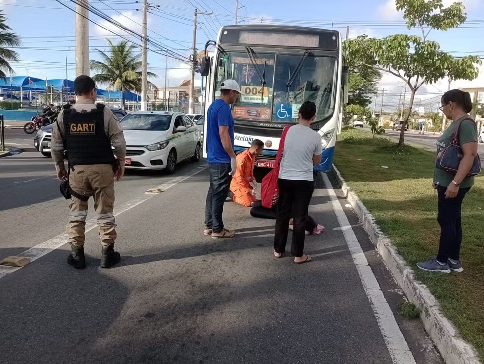 Duas pessoas foram atropeladas por ônibus de transporte público em Aracaju