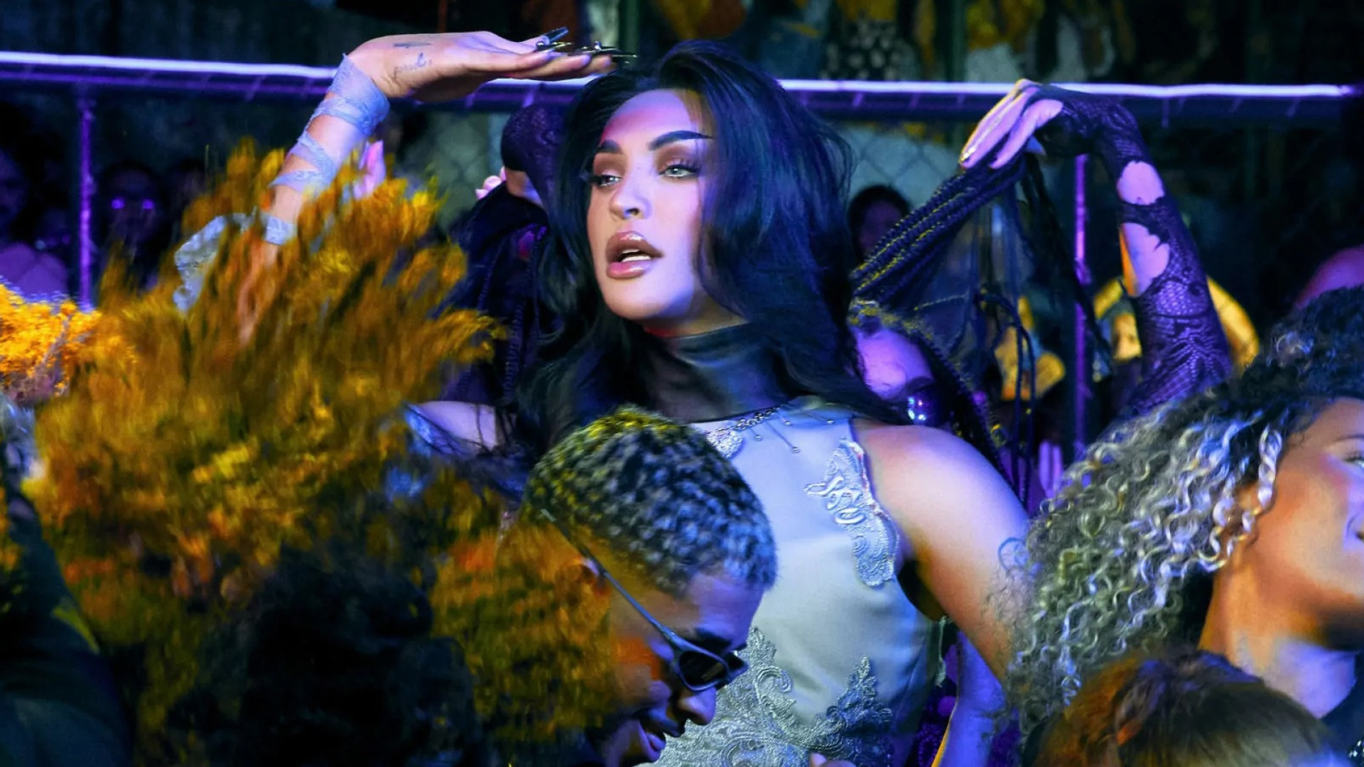 Pabllo Vittar utiliza as redes sociais para homenagear a cantora sergipana Paulinha Abelha neste carnaval