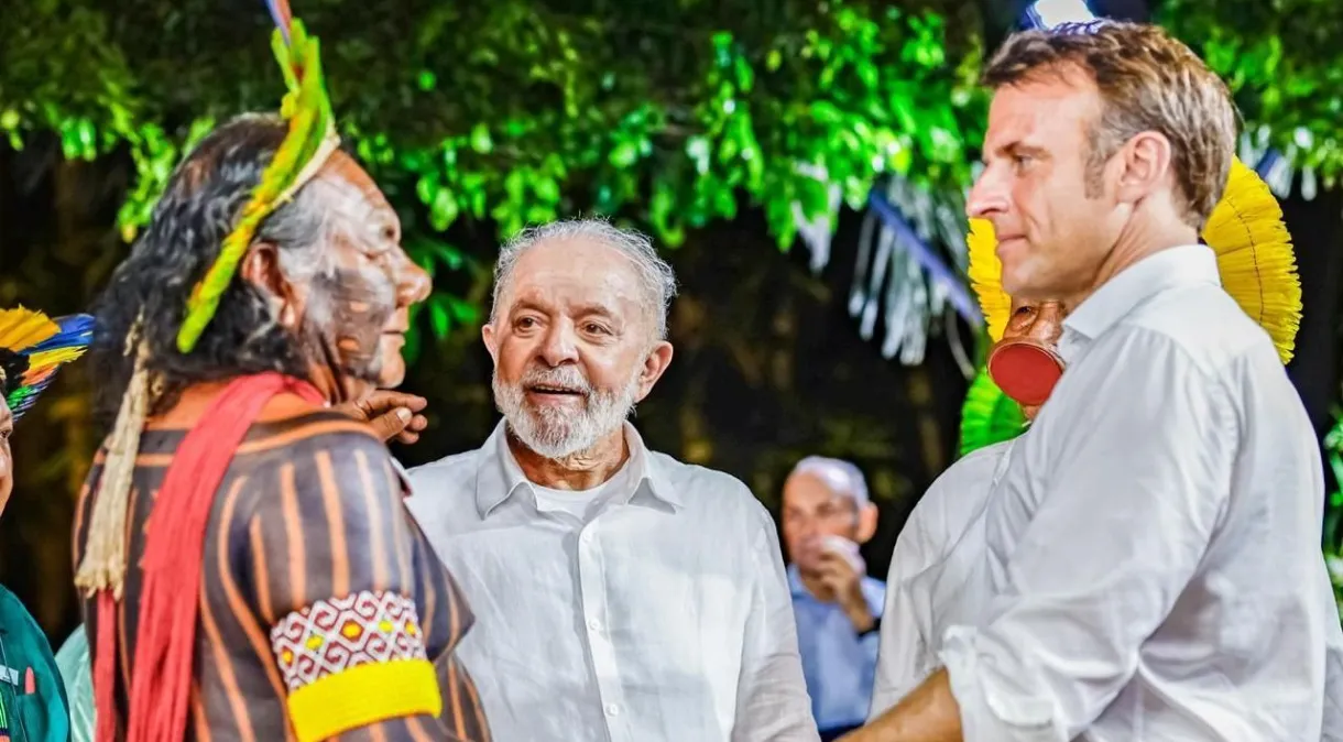 Lula e Macron – Presidente francês – reuniram-se em Belém para acordar investimentos em prol da bioeconomia da Amazônia Lula e Macron – Presidente francês – reuniram-se em Belém para acordar investimentos em prol da bioeconomia da Amazônia