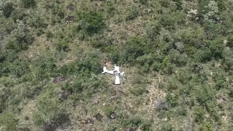 Três pessoas morrem em acidente de avião em Barreiras-Ba Três pessoas morrem em acidente de avião em Barreiras-Ba
