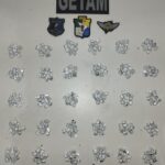 Policiais apreenderam 400 trouxinhas de maconha na Zona Norte de Aracaju.