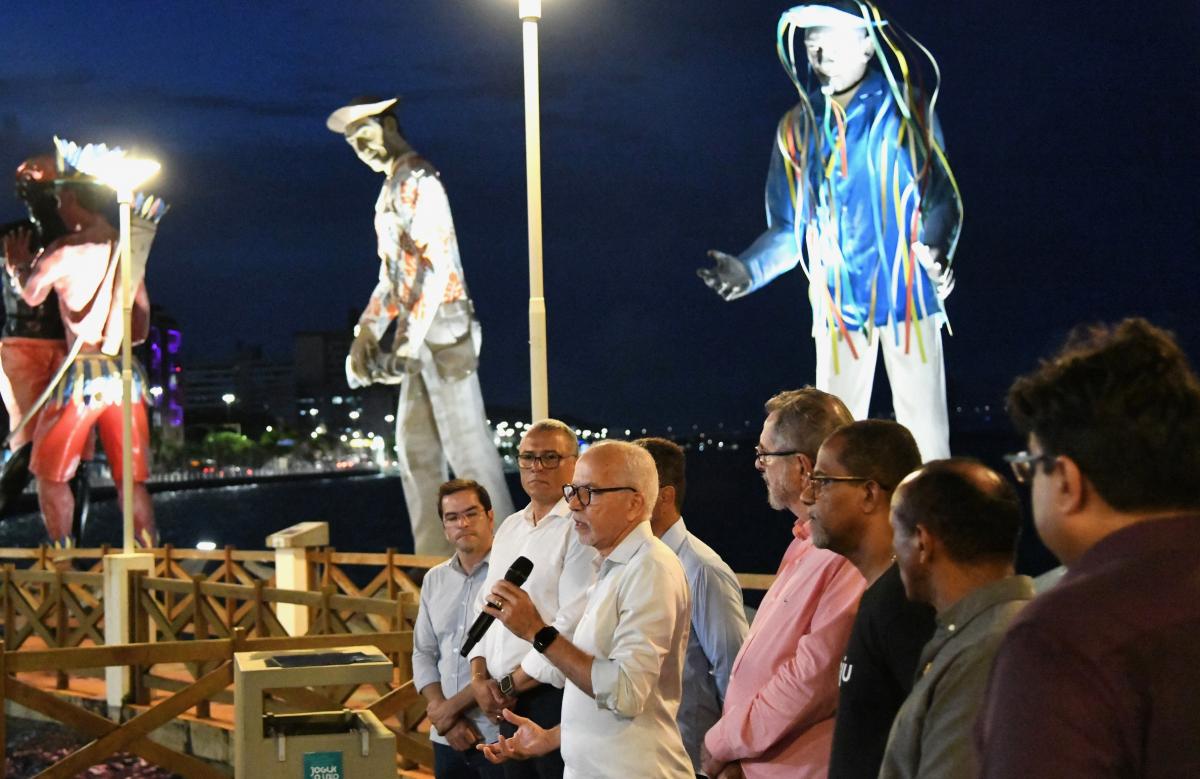 Prefeitura Municipal de Aracaju inaugurou, na última quarta-feira, a reestruturação dos passeios das avenidas Ivo do Prado, Rio Branco e Otoniel Dória.
