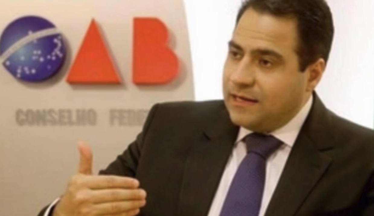 Presidente da OAB esclarece a resposta em tom de concordância aos gritos de “Fora, Xandão!” Presidente da OAB esclarece a resposta em tom de concordância aos gritos de “Fora, Xandão!”