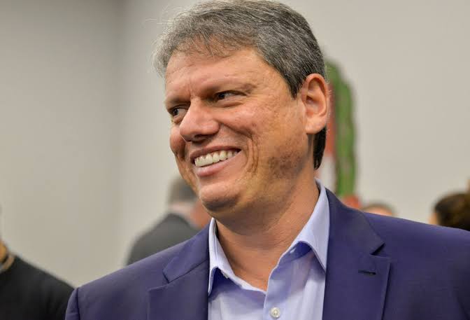 Governador de São Paulo se encontra com Alexandre de Moraes para tentar defender candidatos de oposição ameaçados de cassação