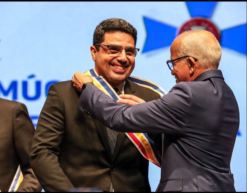 O presidente da Assembleia Legislativa – e Deputado estadual –  Jeferson Andrade foi condecorado com A medalha de Ordem do Mérito Serigy