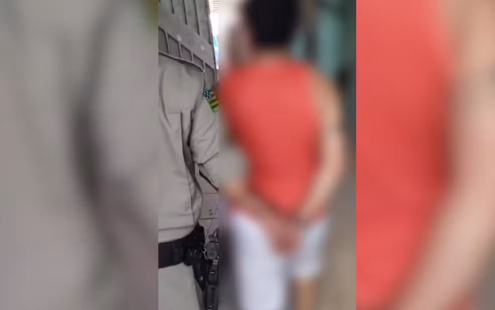 Homem revela em vídeo que estuprou a filha de 10 anos Homem revela em vídeo que estuprou a filha de 10 anos