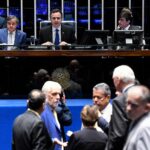 Confronto de pautas entre Senado e o STF.