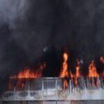 Incêndio causa estragos em galpão de móveis em Simão Dias