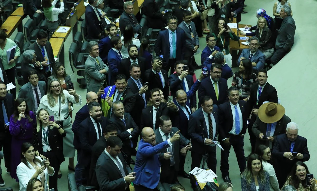 Congresso derruba veto e proíbe “saidinhas dos presos”, em processo de ressocialização