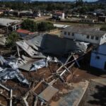 Famílias afetadas pelas fortes chuvas no Rio Grande do Sul já podem confirmar seus dados para receber o Auxílio Reconstrução do Governo Federal