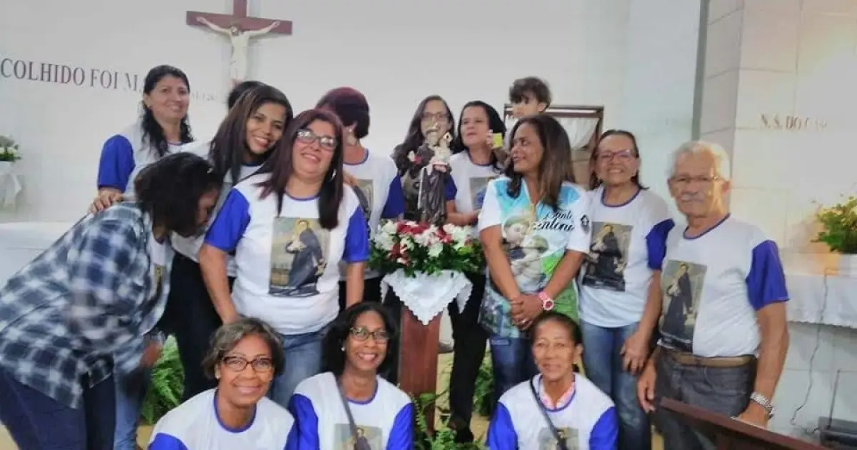 Fiéis celebram a trezena de Santo Antônio com paródias do Axé Music