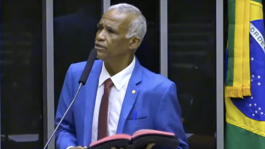 Deputado Pastor – que se diz ex-gay- quer proibir shows como o de Madonna no Brasil.