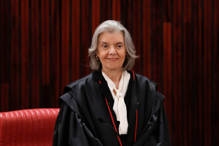 Cármen Lúcia é a nova presidente eleita para o Tribunal Superior Eleitoral