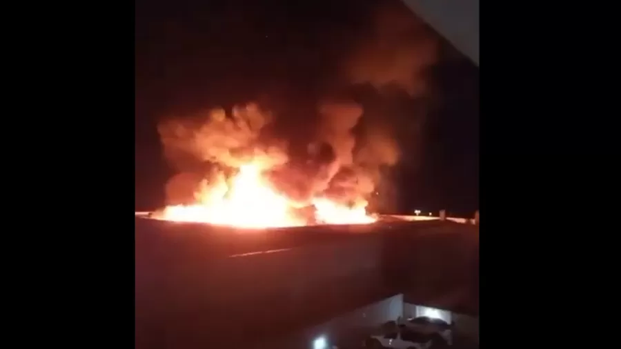 Mais uma tragédia em Porto Alegre: Grande incêndio tomou conta de uma loja automotiva Mais uma tragédia em Porto Alegre: Grande incêndio tomou conta de uma loja automotiva