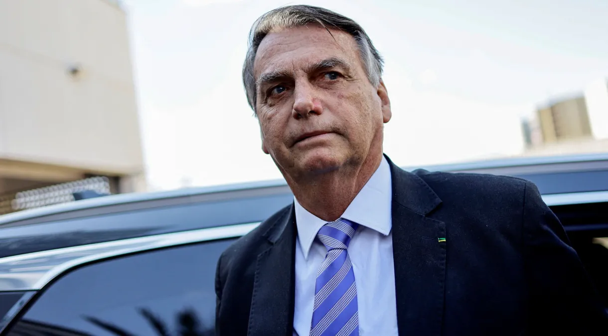 Jair Bolsonaro está sendo acusado pelos internautas de se recusar a mandar um abraço para criança deficiente Jair Bolsonaro está sendo acusado pelos internautas de se recusar a mandar um abraço para criança deficiente