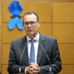 Secretário de Educação Zezinho Sobral informa que governo manterá as escolas abertas mesmo com a paralisação do magistério.