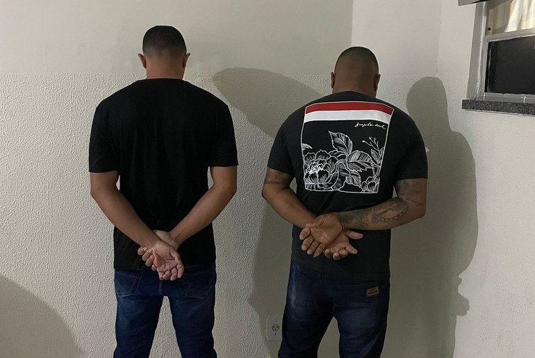 Dois homens foram presos durante uma abordagem policial em Pirambu Dois homens foram presos durante uma abordagem policial em Pirambu