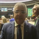 Político Bolsonarista usa bonecos de fetos para propagandear contra aborto em Sessão do Senado