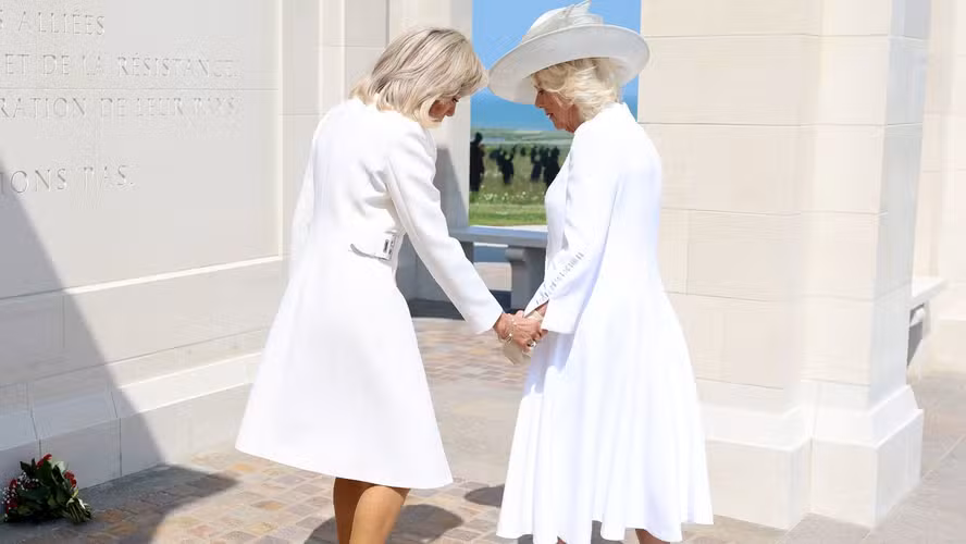 Momento constrangedor entre a primeira-dama da França, Brigitte Macron e a rainha Camila viraliza na internet Momento constrangedor entre a primeira-dama da França, Brigitte Macron e a rainha Camila viraliza na internet