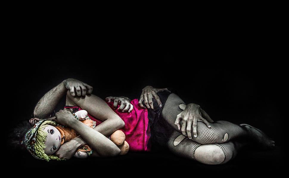MPT ajuíza ação contra pais de uma adolescente acusados de explorar sexualmente da filha MPT ajuíza ação contra pais de uma adolescente acusados de explorar sexualmente da filha