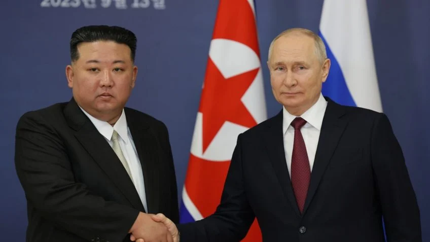 Líderes da Coreia do Norte e da Rússia resgatam acordo da Guerra Fria Líderes da Coreia do Norte e da Rússia resgatam acordo da Guerra Fria
