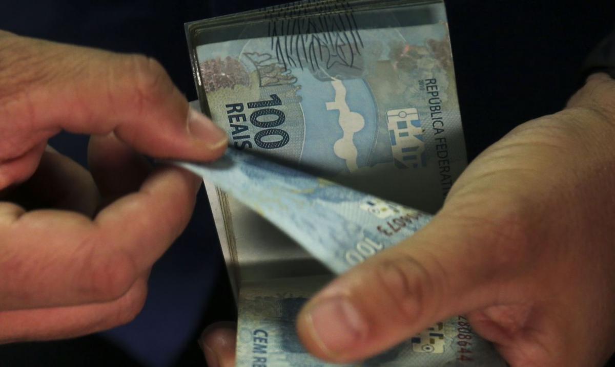 Duas mulheres foram indiciadas por desviar mais de R$ 10mil da empresa em que trabalhavam Duas mulheres foram indiciadas por desviar mais de R$ 10mil da empresa em que trabalhavam