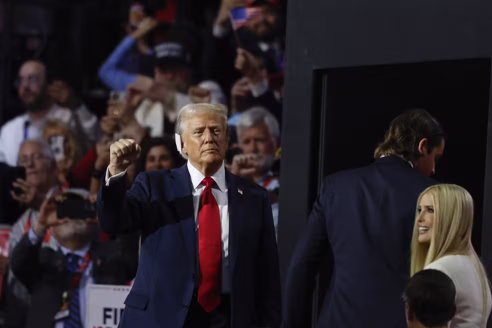 em 1° aparição após atentado, Donald Trump discursa durante 1 hora e aborda diversos temas em 1° aparição após atentado, Donald Trump discursa durante 1 hora e aborda diversos temas