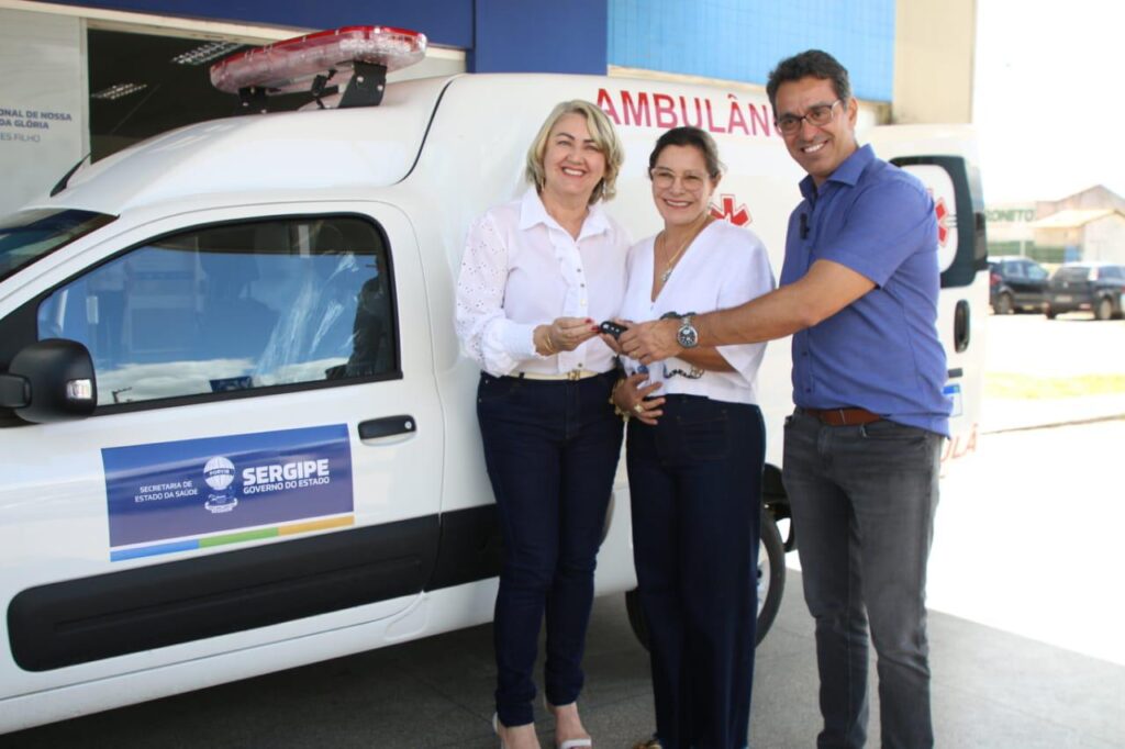 Governo do Estado de Sergipe realiza entrega de ambulância em Glória
