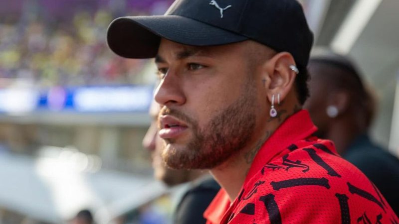 Neymar Jr. registra sua filha mais nova e leva seus familiares para conhecê-la Neymar Jr. registra sua filha mais nova e leva seus familiares para conhecê-la